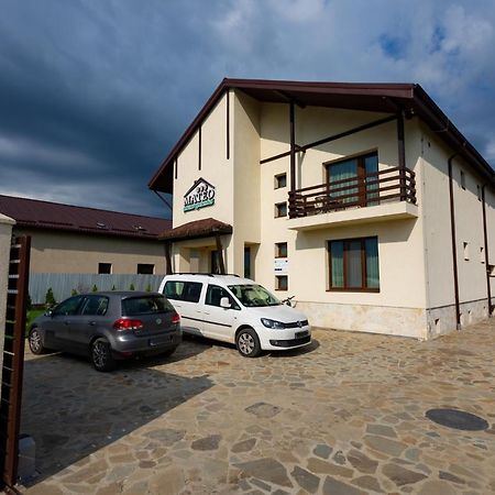 Pensiunea Mateo Hotel Bodzavásár Kültér fotó