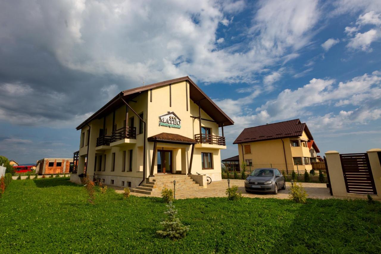Pensiunea Mateo Hotel Bodzavásár Kültér fotó
