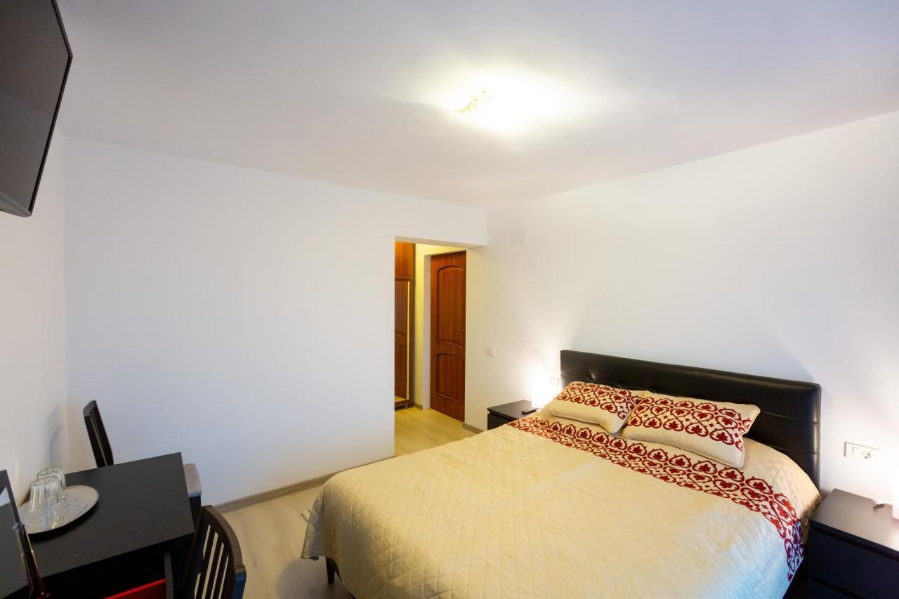Pensiunea Mateo Hotel Bodzavásár Kültér fotó