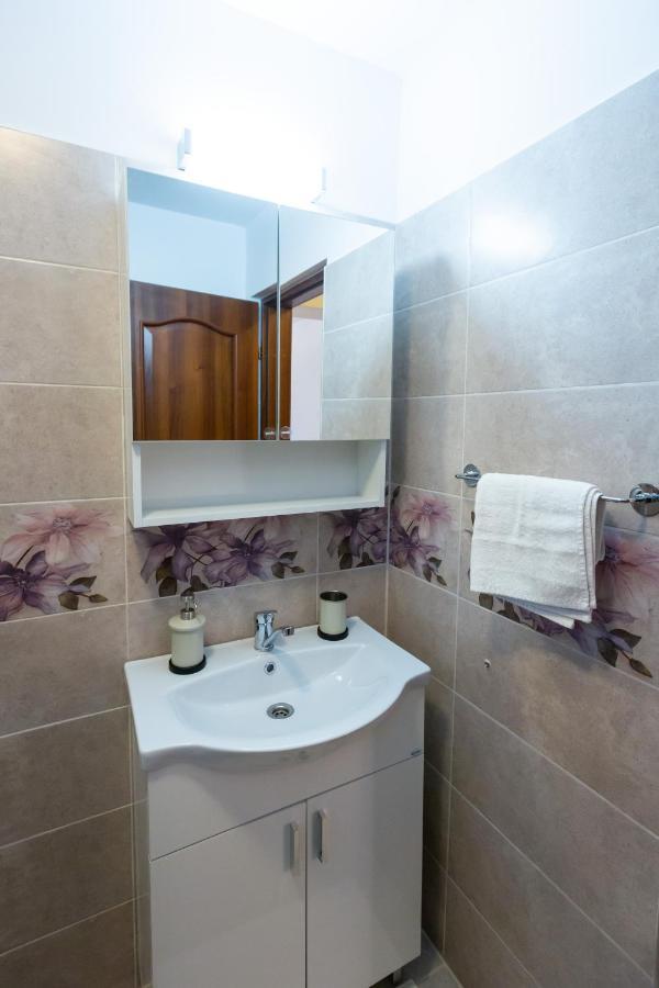 Pensiunea Mateo Hotel Bodzavásár Kültér fotó